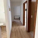 Con Terrazzo شقة